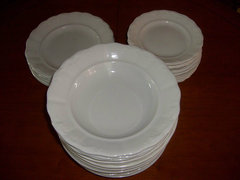 Zsolnay fehér tányérok...