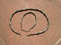 Special metal necklace and bracelet set