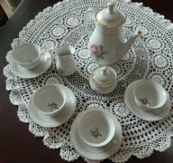 A dreamy Czechoslovak thun tea set