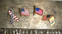 4db amerikai zászlós kitűző! gyűjtőknek!!! K16