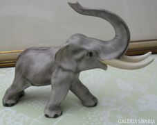 Szürkésbarna elefánt bébi  --  H E R E N D 