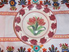 Jelzett tulipános fali tányér