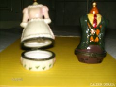 Porcelán figurák - rejtett tároló dobozkával