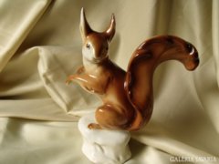 Royal dux porcelán mókus