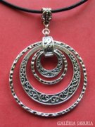 Különleges karika alakú tibeti ezüst nyaklánc