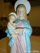 Mária gyermekével és angyalkákkal