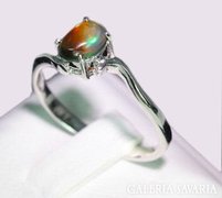 Opál  gyűrű fehérarannyal (Ethióp opál)