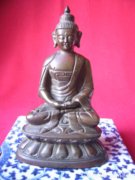 Bronz meditáló Buddha szobor.