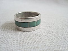 Ezüst gyűrű zöld intarziás berakással