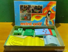 0A865 Retro műanyag cseh minigolf gyerekjáték