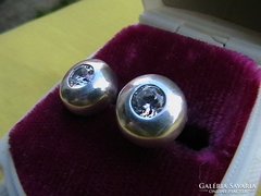 Felnőtt beszúrós ezüst button fülbevaló