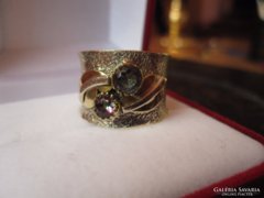 Drágakő különlegesség 18 karátos arany és ezüst gyűrű