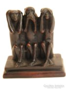 Ébenfából faragott szobrocska (majmok)