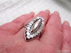 Csodaszép ezüst gyűrű gyöngyházzal