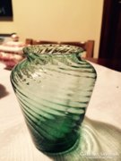 Csodás kis üvegváza, csavart palástú, zöld, alul vastag (5)