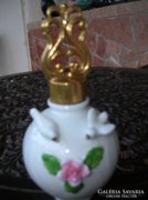 Porcelán parfümös üveg rózsával és galambokkal fém dugóval 