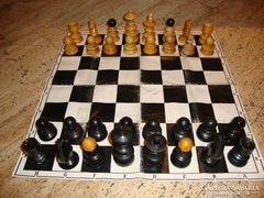 Régi sakk fa bábukkal