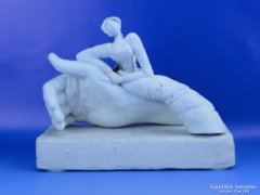 0D823 Sarkantyu Judit jelzett porcelán szobor