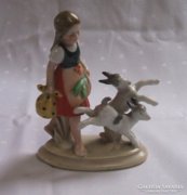 Kislány kecskékkel  Fasold &Stauch porcelán (1914)