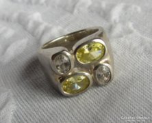 Gyönyörű ESPRIT ezüst gyűrű kristályokkal