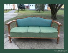 Különleges formájú,antik kanapé 