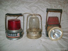 Három darab régi zseblámpa, elemlámpa, autós mentő lámpa, elakadásjelző lámpa - együtt
