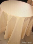 Luxus minőségű barack színű damaszt terítő + 6 szalvéta