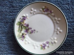 Ibolyás, virág mintás életképes porcelán tányér