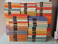 Világirodalom remekei könyvcsomag , 82 darab könyv 