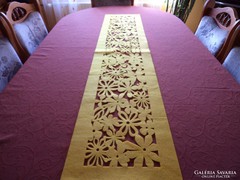 Filc-dekor asztalözép