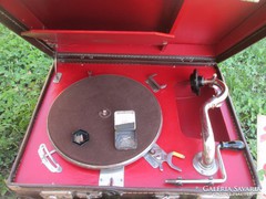 Caruso hordozható kulcsos gramofon 1920-ból lemeze
