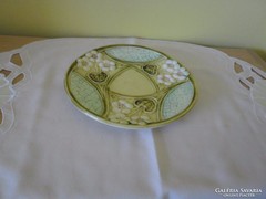 Gyönyörű régi falra akasztható majolika tányér