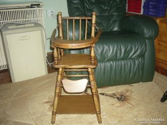 Antik játék etető szék