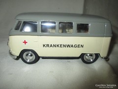 T1 VW Transporter betegszállító autó makett 1:34