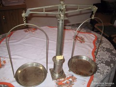 Patikai   mérleg , szép régi  tárgy