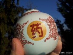 Chinese porcelain perfume holder