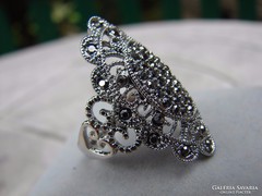 Régi ezüst gyűrű rengeteg markazittal