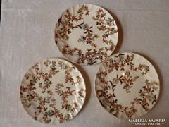 Hibátlan, kézi festésű, aranyozott Fischer tányérok.