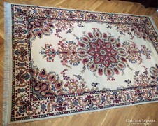 Gépi perzsa szőnyeg
