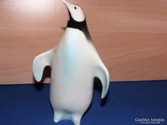 Érdekesség!Gyári hibás jelzéssel hollóházi pingvin porcelán