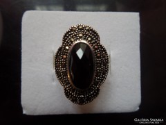 Fekete köves 925 gyűrű markazittal