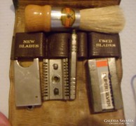 Antik borotválkozó készlet pamaccsal, Gillette pengével