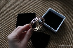 Karkötő (The Peach Box) (43)