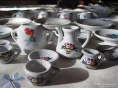 Baba porcelánok , mini , 19 db os