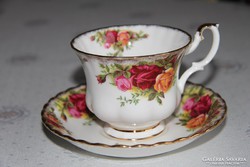 Teás csésze alátéttel- Royal Albert Old Country Roses