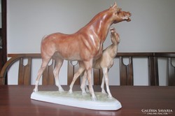 Herendi nagyméretű kézzel festett ló csikóval