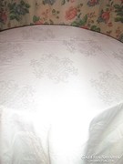 Gyönyörű  barokk mintás fehér damaszt ágynemű garnitúra 