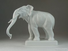 0K206 Régi fehér herendi porcelán elefánt
