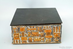 Szilágyi Ildikó fémműves iparművész bronz doboz