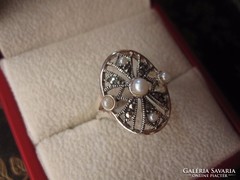 Igazgyöngy és markazit csokros ezüst gyűrű